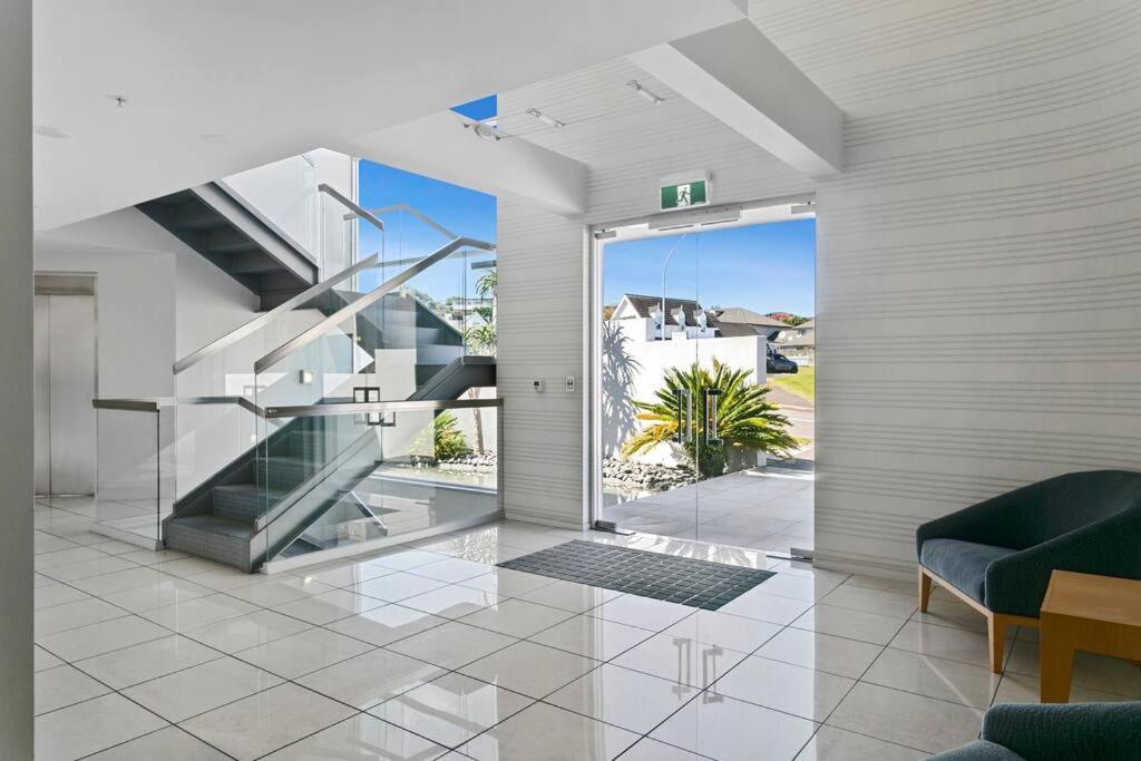 Waimahana - Luxury By The Lake タウポ エクステリア 写真