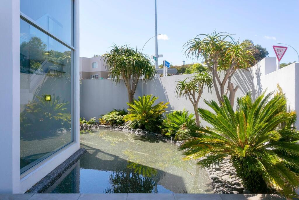 Waimahana - Luxury By The Lake タウポ エクステリア 写真